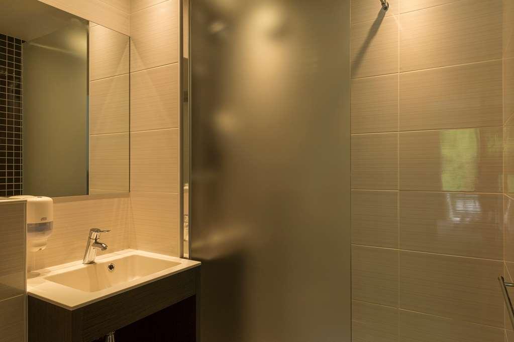 Hotel Du Golf Saint-Laurent Ploemel Удобства фото