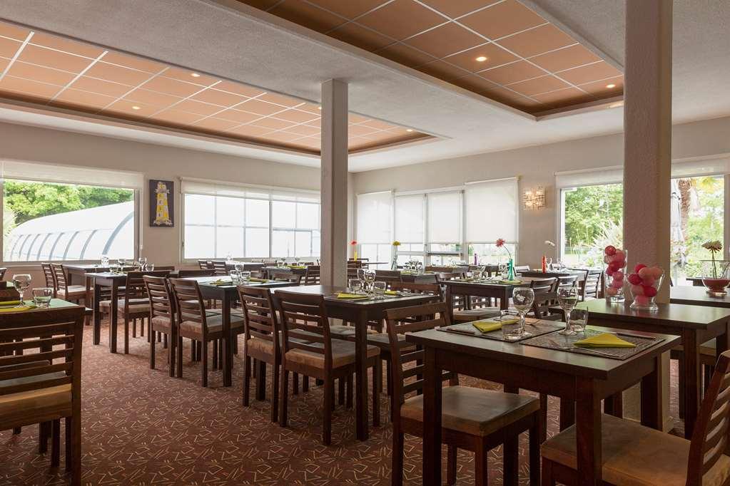 Hotel Du Golf Saint-Laurent Ploemel Ресторан фото